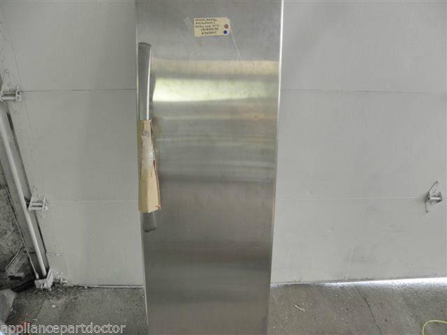 MAYTAG AMANA REFRIGERATOR DOOR W/ HANDLE 12818202SQ 67003810 *SOME BLEMISHES MAYTAG AMANA REFRIGERATOR DOOR W/ HANDLE 12818202SQ 67003810 *SOME BLEMISHES